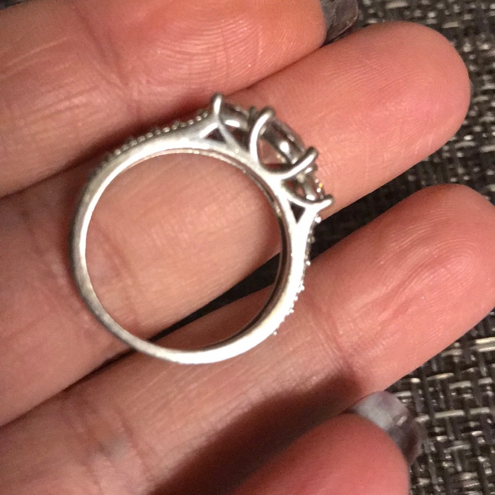 Ring - Picture 2 of 5